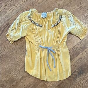 Elegant Yellow Women's Top with Embroidery